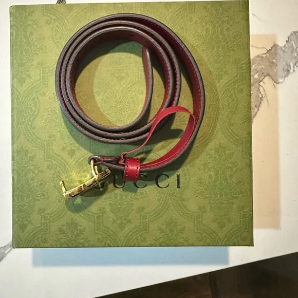 New Gucci Burgundy Red Leather Belt with Gold GG Buckle- small 80/32 - Picture 4 of 15